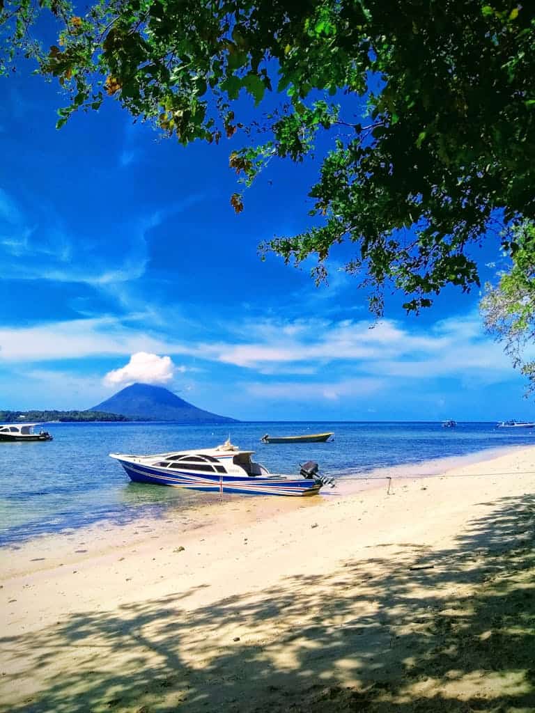 Best Indonesian Cities for Expats 2025-Bunaken Island, Indonesia